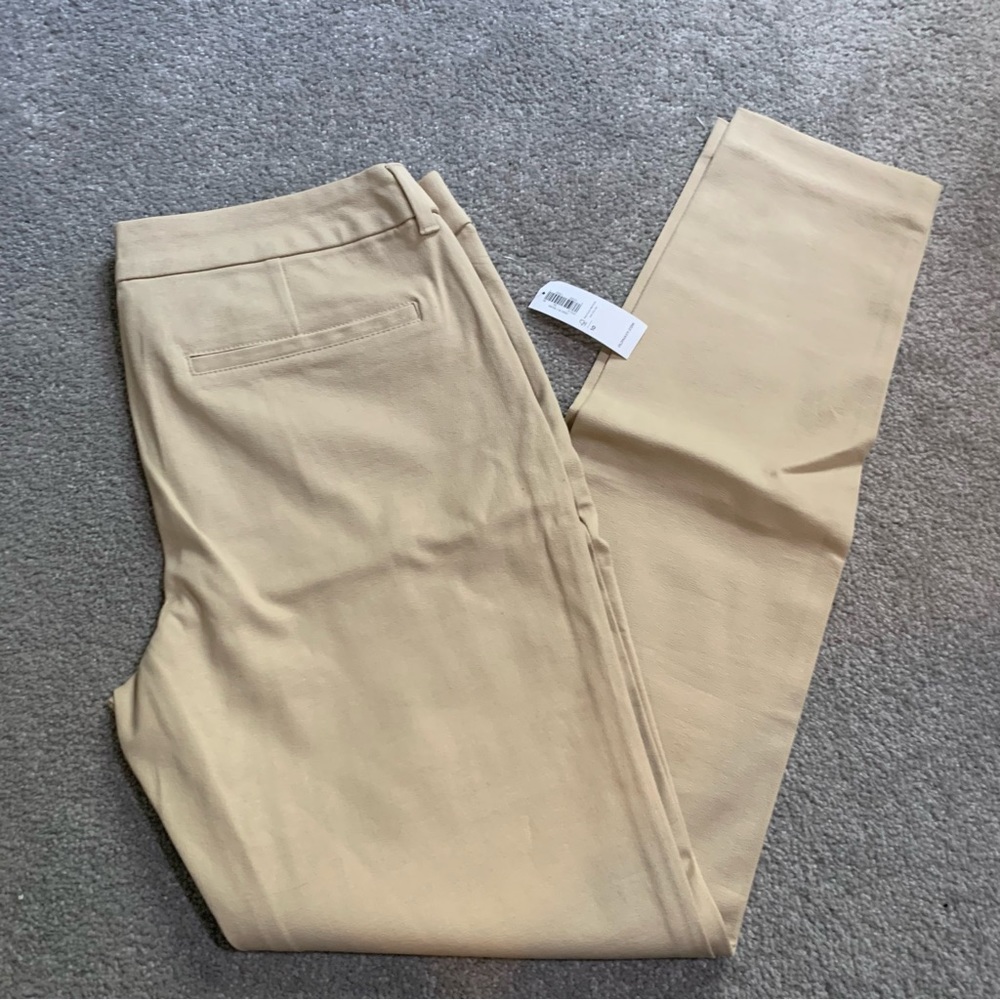 NWT Old Navy pixie pants, Tan
